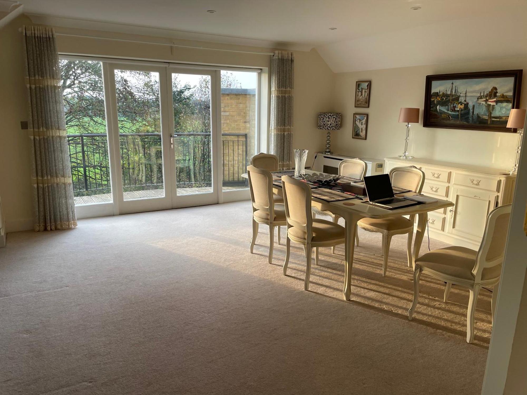 Top Floor En-Suite Double Bedrooms With Great View Of Windsor Castle & Free Parking Exterior photo